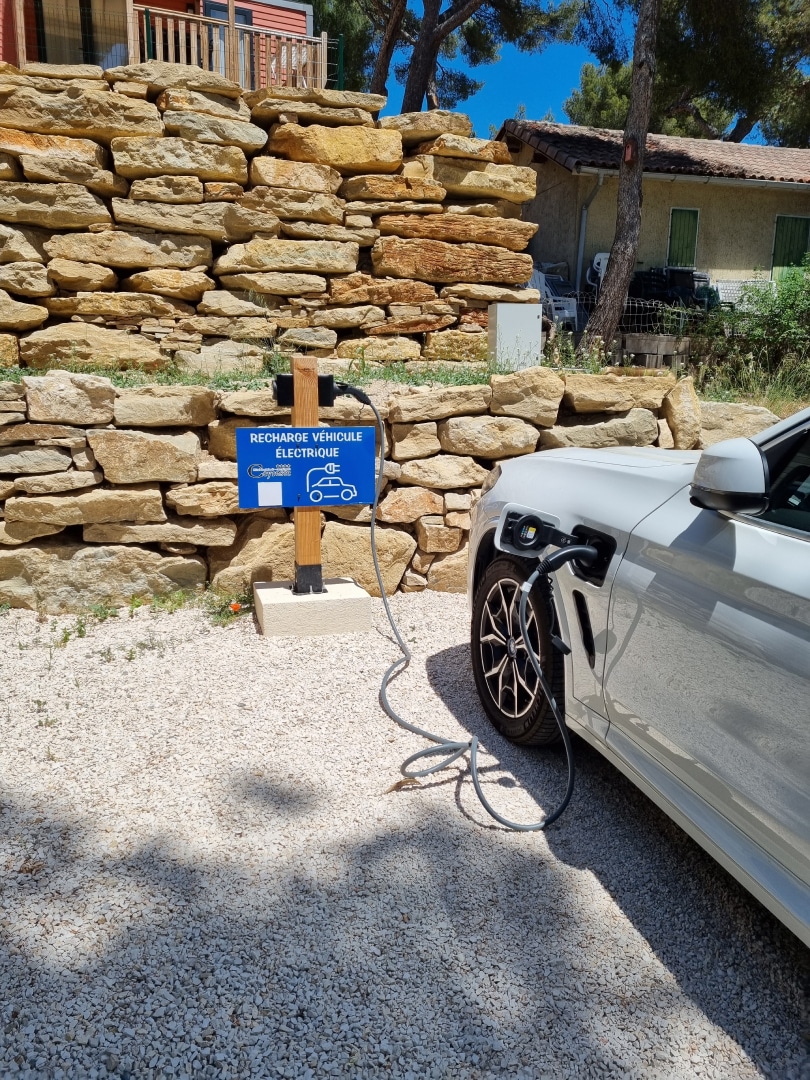 Camping Ceyreste : Borne De Recharge cassis