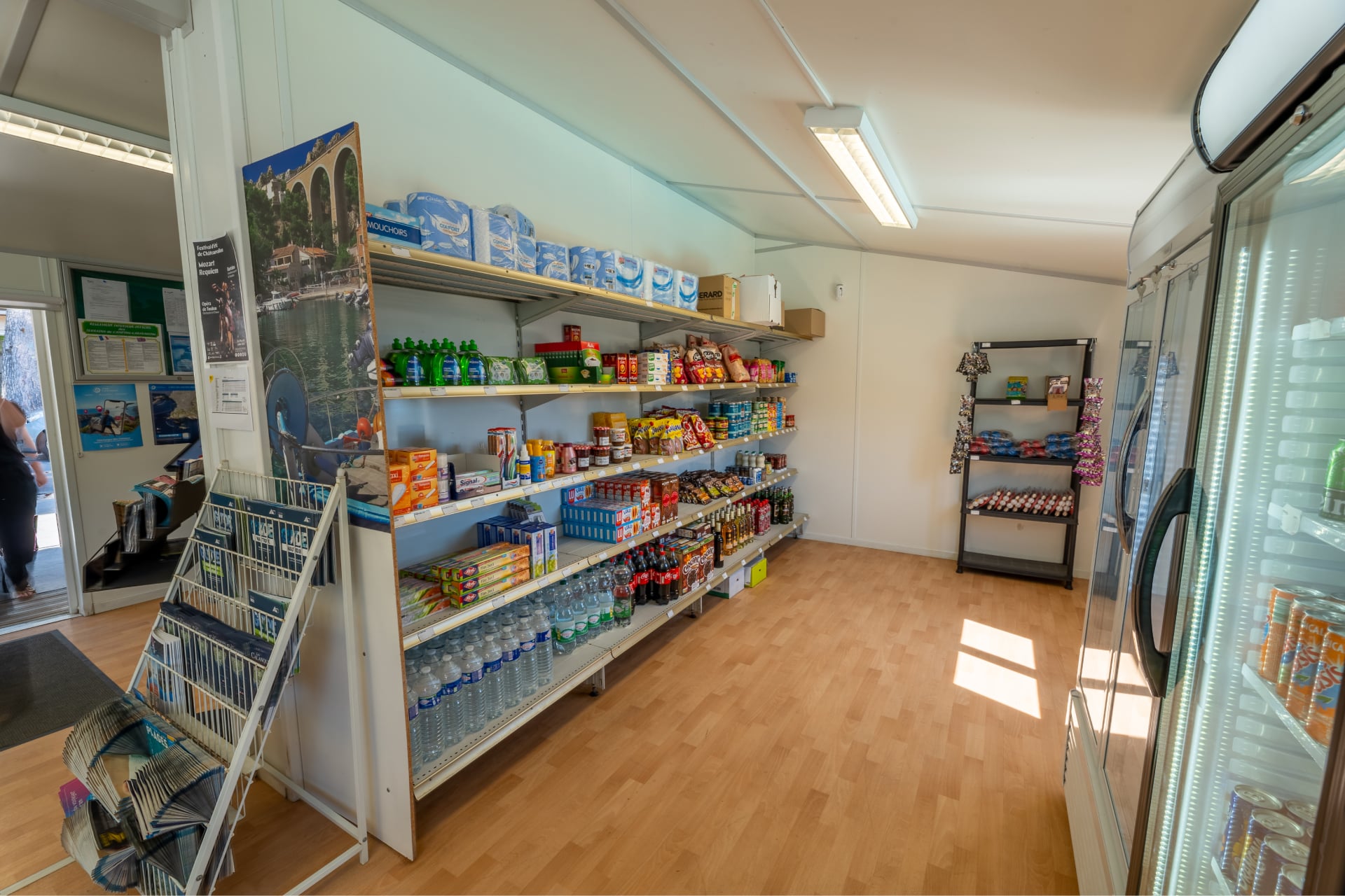 Camping Ceyreste : Epicerie cassis