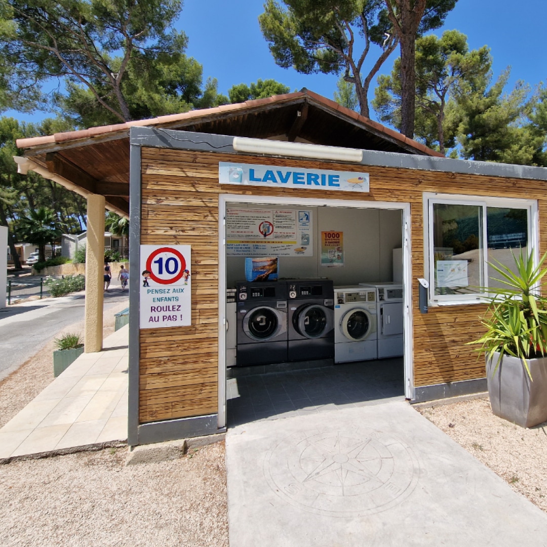 Camping Ceyreste : Laverie Recadree