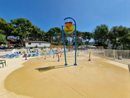 camping piscine toboggan patageoire cassis