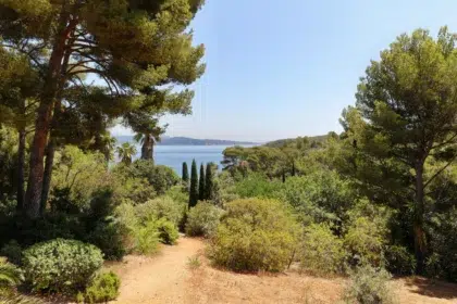 AdobeStock 1047178196