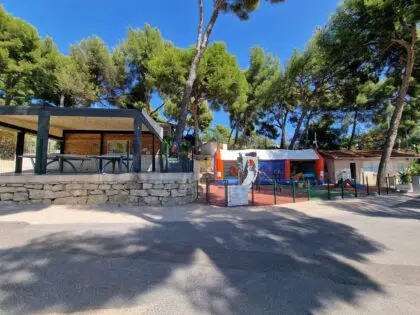 aire de jeux ping pong