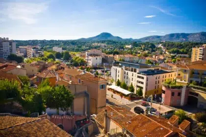 aubagne AdobeStock 49473967