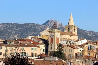 aubagne AdobeStock 96342538